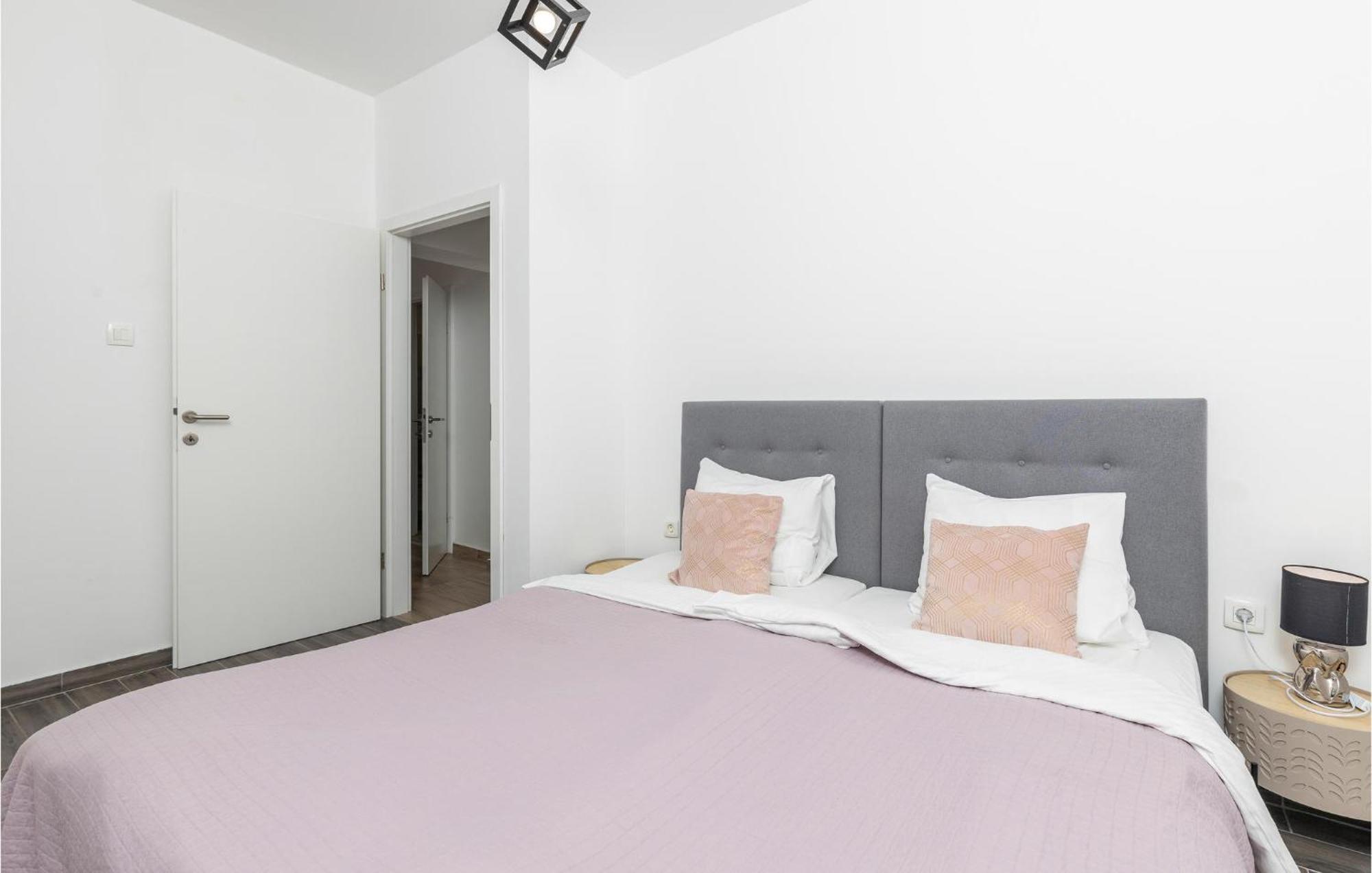 Amazing Apartment In Rijeka With Wifi Exterior foto