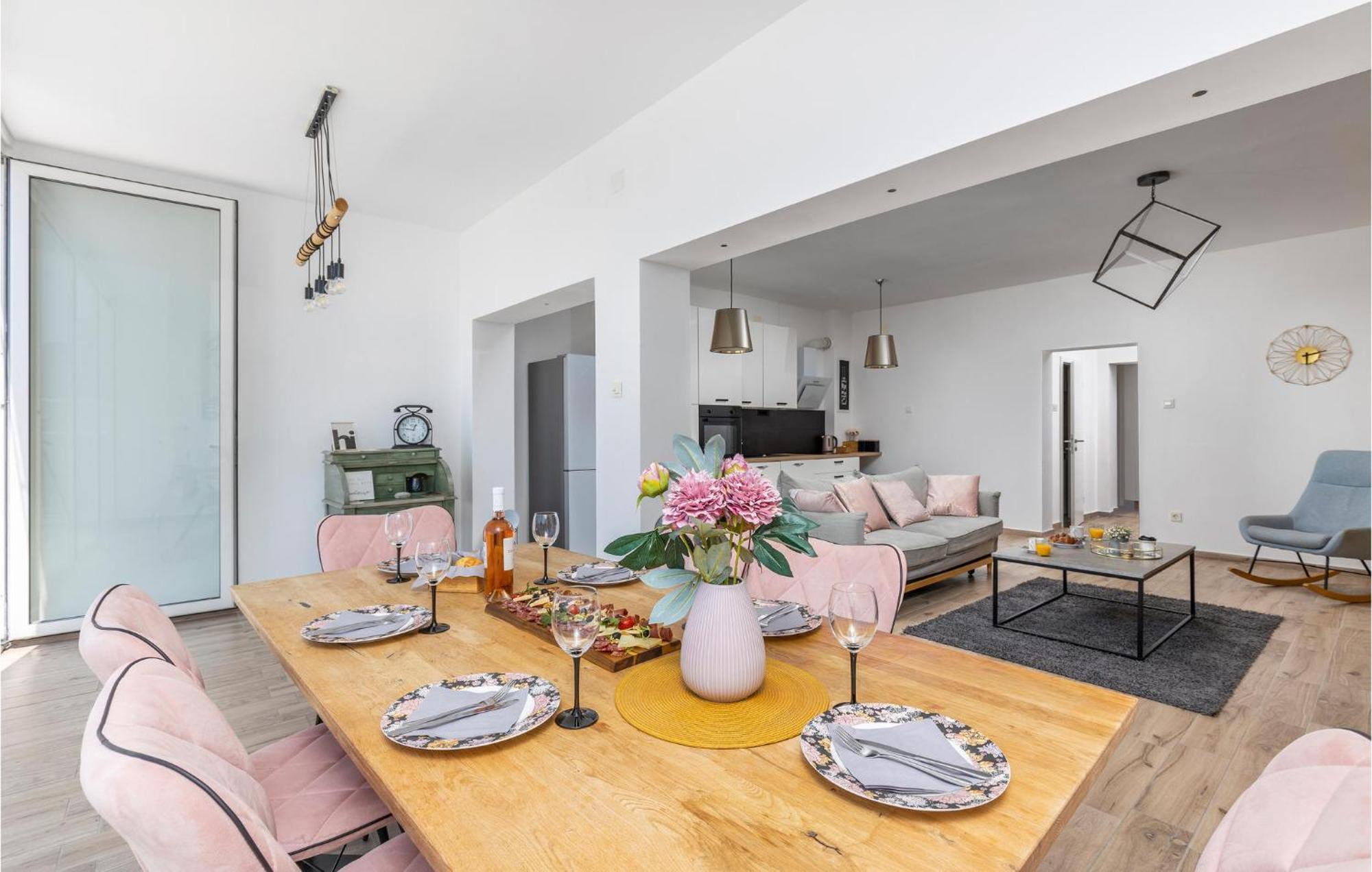 Amazing Apartment In Rijeka With Wifi Exterior foto