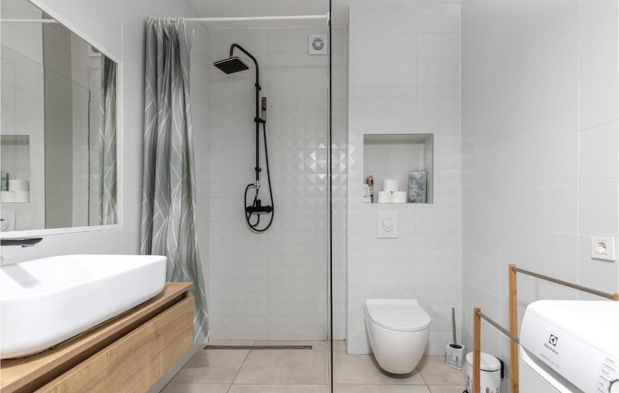 Amazing Apartment In Rijeka With Wifi Exterior foto