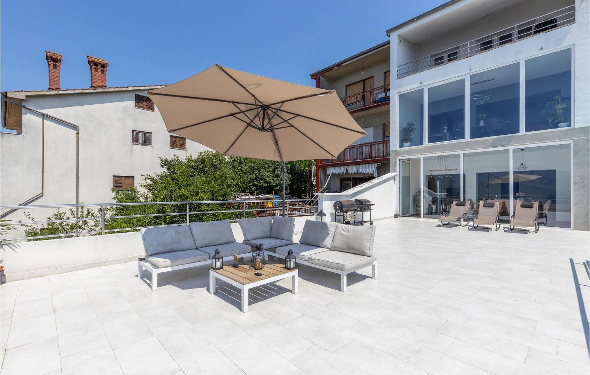 Amazing Apartment In Rijeka With Wifi Exterior foto