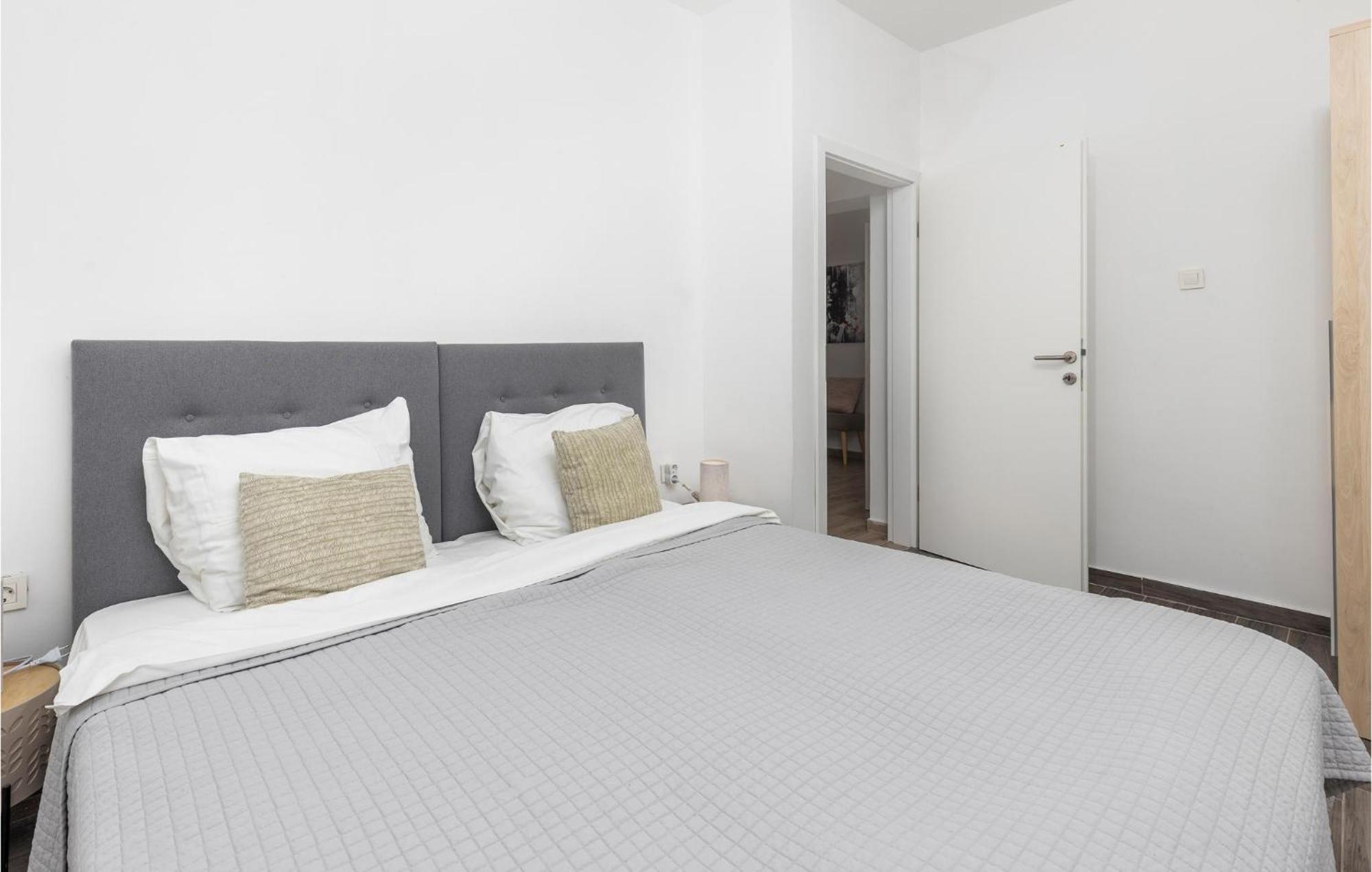 Amazing Apartment In Rijeka With Wifi Exterior foto